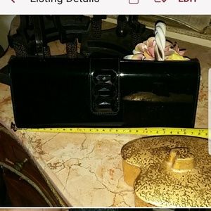 Black clutch